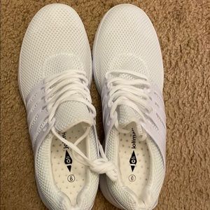 White gym shoes